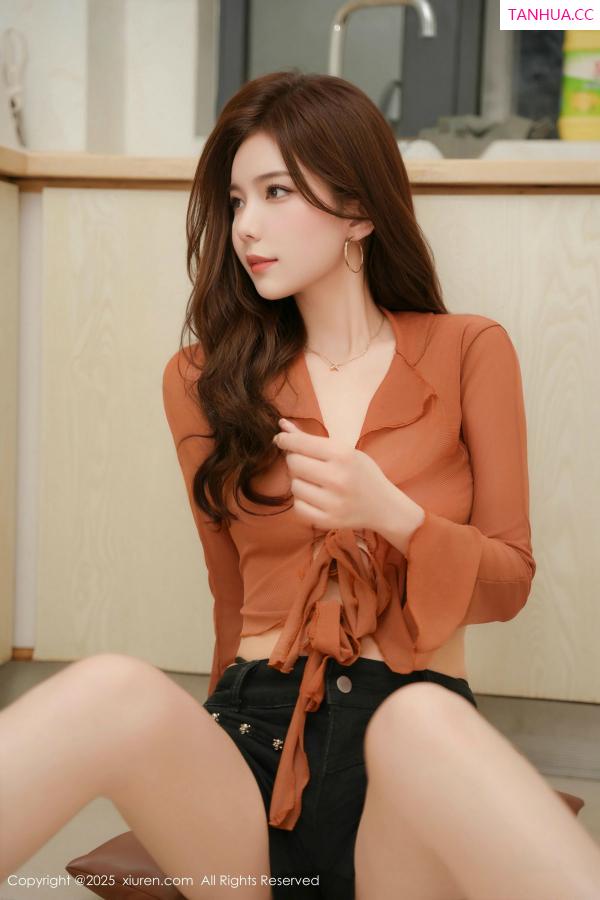   [XiuRen]高清写真图 2025.03.03 No.9956 拍黄瓜girl 美腿性感第13张图片
